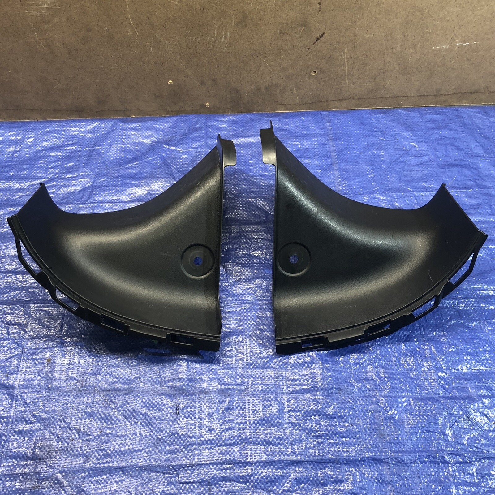 0308 NISSAN 350Z CPE LEFT RIGHT STRUT TOWER BRACE COVER TRIM MOLDING