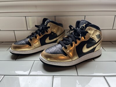 関税込み♪【Nike】モノグラム★メタリックゴールド上下セット 関税込み♪【Nike】モノグラム☆メタリックゴールド上下セット
