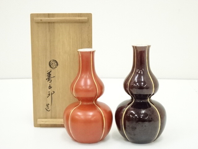 6593367: JAPANESE POTTERY RED & PURPLE COCHIN GLAZE SAKE BOTTLE