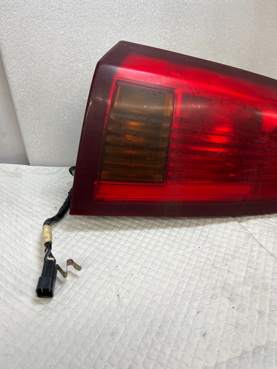 2005 CADILLAC CTS DRIVER LEFT Side Tail Light 25746425 OEM