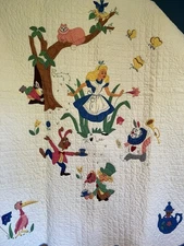 VTG Child’s ALICE IN WONDERLAND Throw Blanket Scalloped Coverlet Quilted 60”x66”
