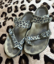 Women's Leopard Beige Animal Print Flat Sandals Size 8 Leather Buckle Straps