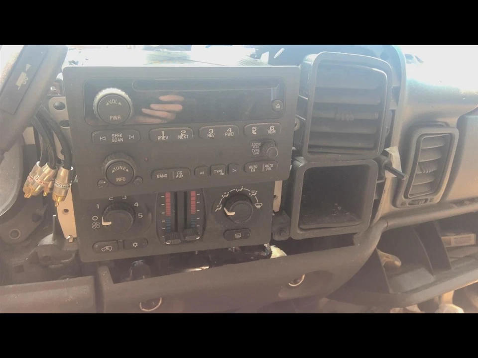 (LOCAL PICKUP ONLY) Fuel Tank 8-323 VIN J 8th Digit Opt LY5 Fits 04-09 YUKON XL Foto 4 de 4