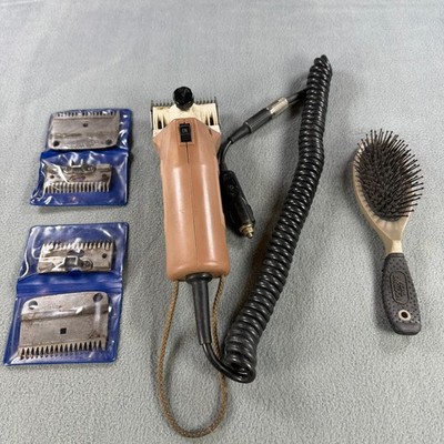 Lister Shearing Showman 12V Livestock Clippers with Blades and Brush Set