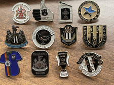 12nr DIFFERENT NEWCASTLE UNITED FC - BADGES (W)