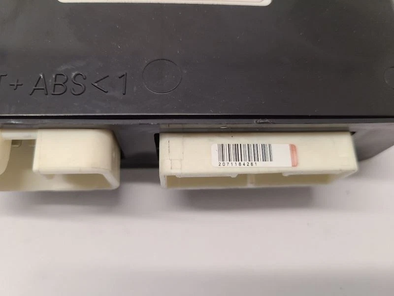 2004-2007 TOYOTA SIENNA Multiplex Network Module Body Left Hand Dash - Image 3 of 4