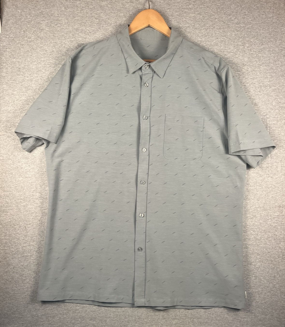 Vuori Bridge Button Down Mens XL Gray All Over Pattern Active Comfort