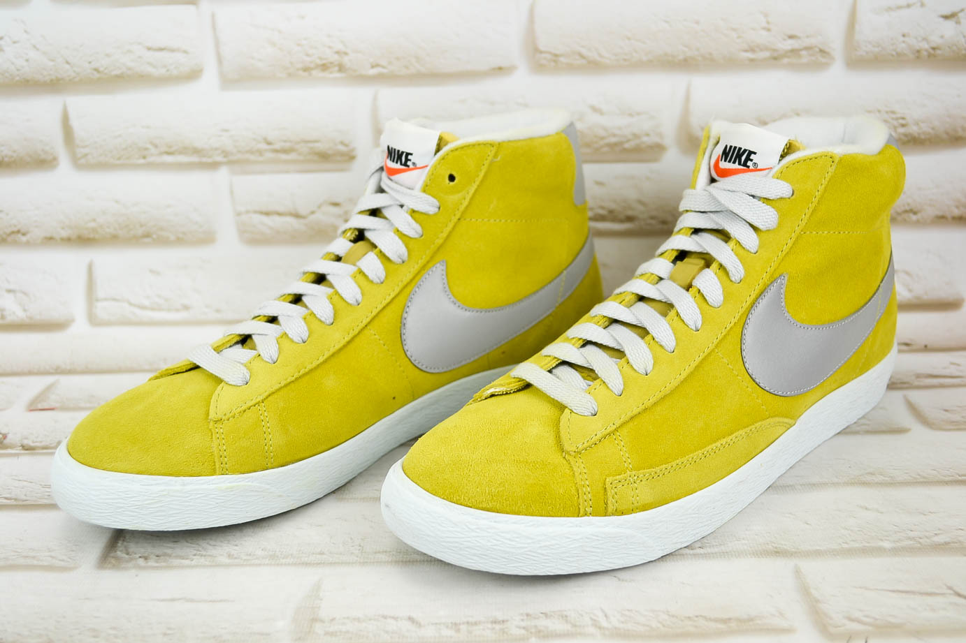 NIKE BLAZER MID PRM Vintage Suede MID Herren Yellow Sneakers Trainers 10.5 UK 45.5 EU 57753f NIKE BLAZER MID PRM Vintage Suede MID Herren Yellow Sneakers Trainers 10.5 UK 45.5 EU 57753f