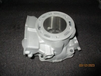 cylindre OEM avec revasil neuf côte A YAMAHA 250 YZ 2001 à 2002 réf 5MW-11311-00 - Photo 1/4