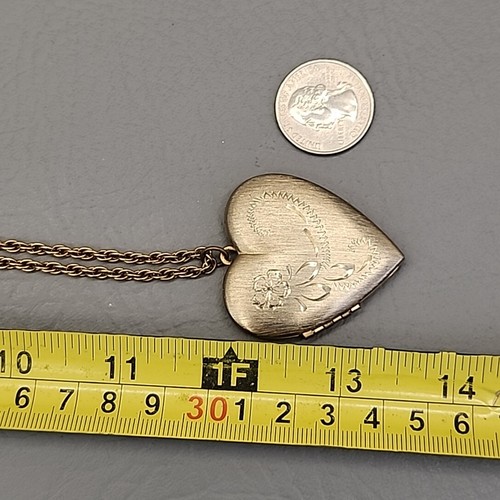 Vintage Heart Locket Necklace Etched Brushed Gold Tone Large Photo 24" - Picture 16 of 16