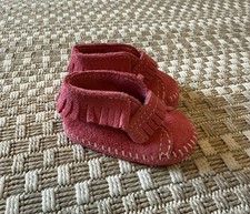 new MINNETONKA Pink Suede Booties - 1 Infant - Front Strap Baby Moccasins 1121
