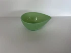 Vintage Fire-KIng Oven Ware Jadite Teardrop Mixing Bowl 6.5"