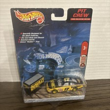 Hot Wheels Racing Pit Crew Collector Edition Dewalt #17 1999 Die Cast Race Car