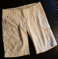 American Eagle Outfitters Women  s Beige Cargo Shorts 00 Button Fly Pockets