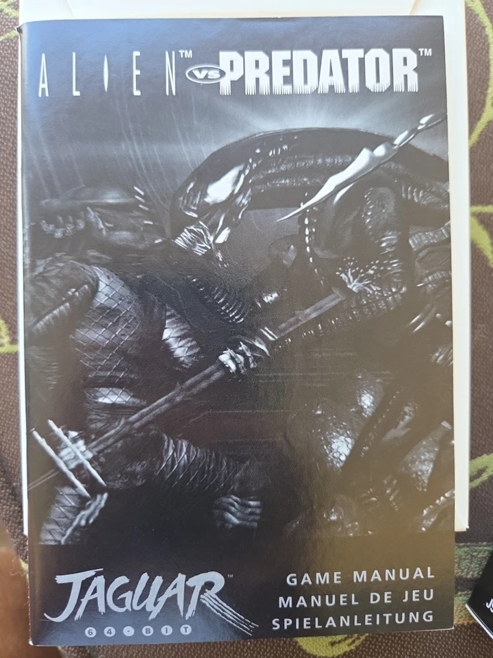 Alien vs. Predator Atari Jaguar Original Box Instruction Manul & 3 Overlays - Image 3 of 4