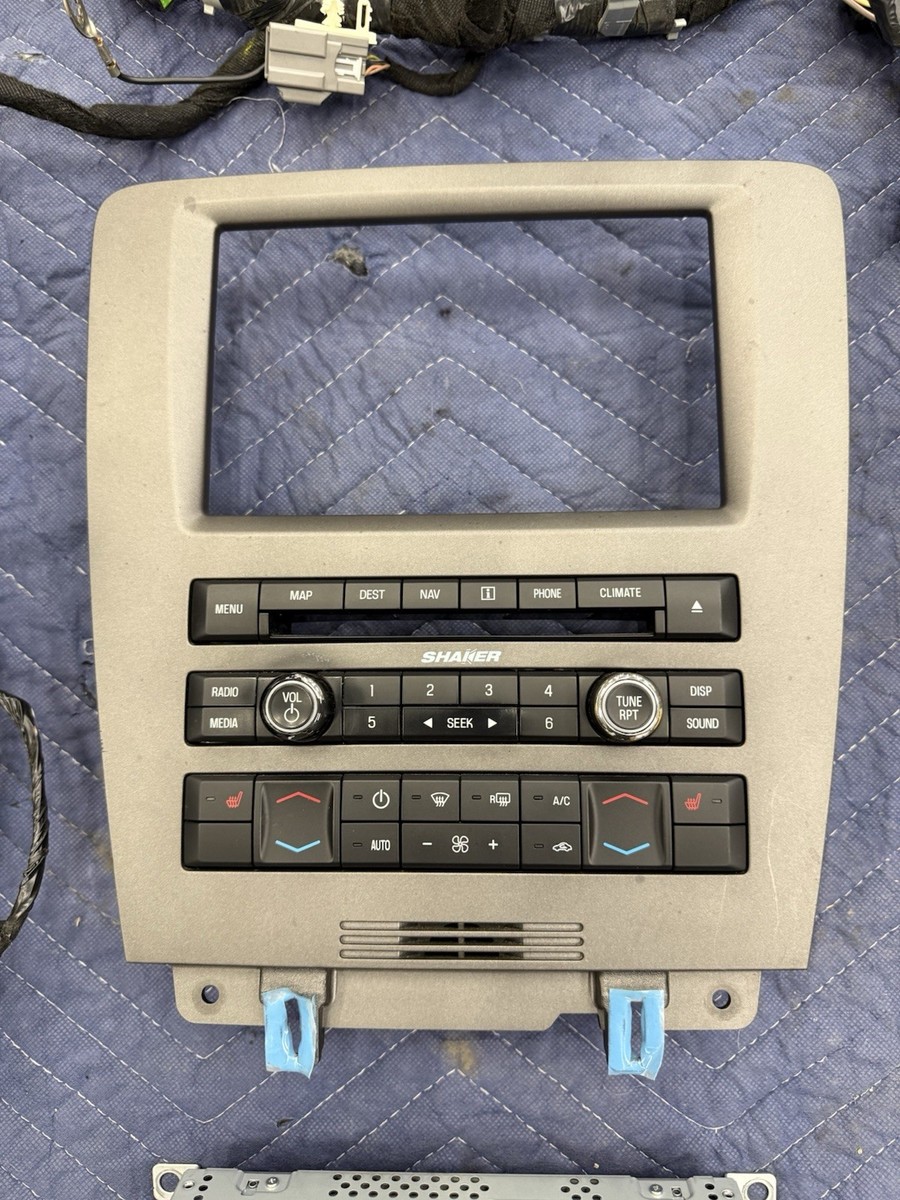 フォード　マスタング　純正オーディオ　モニター　コントロールパネルセット フォードマスタング純正オーディオモニターコントロールパネルセット