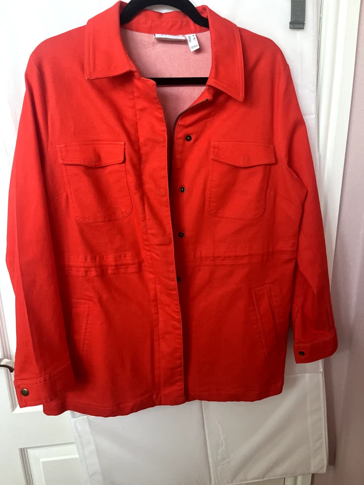 BNWT Stunning D & CO  Summer Jacket. Red. Size Large - Image 3 of 4