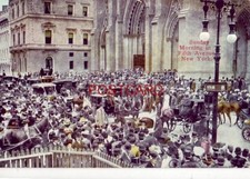 SUNDAY MORNING IN FIFTH AVENUE, NEW YORK. pedestrians and horsedrawn carriages
