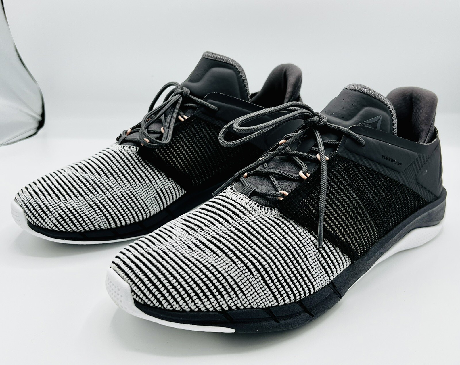 Reebok Fast Flexweave Size US 9 / EUR 40 / 26 Cm White/Grey/Black (CN1404)  VGC | eBay