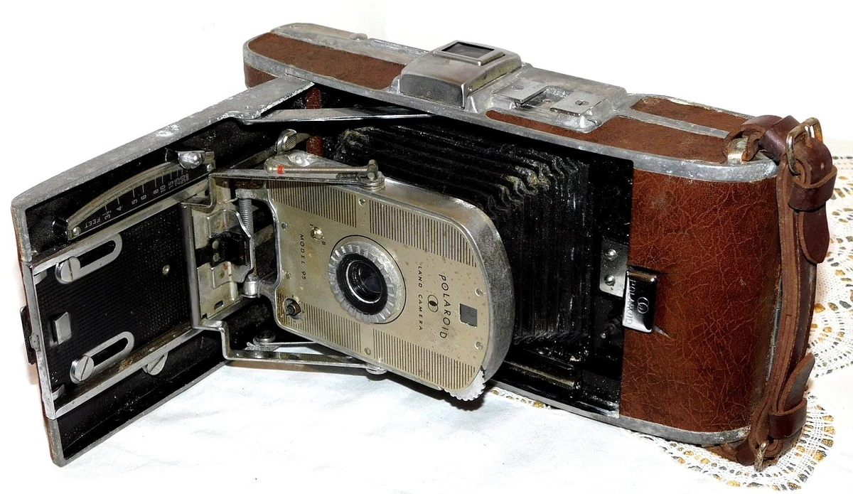 Ancien Appareil Photo Instantané Vintage Avec Soufflet | Photo Premium