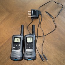 Motorola Talkabout T200 Walkie Talkie Set With Charger TESTED WORKS