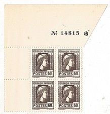 REF :-660-1-Marianne   N°:660**  bloc de 4 en coin de feuille numéroté -