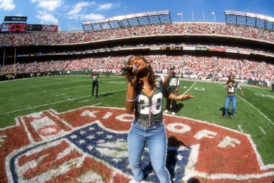 Sunshine Anderson performs at halftime Indianapolis Colts vs New Y- Old Photo 8