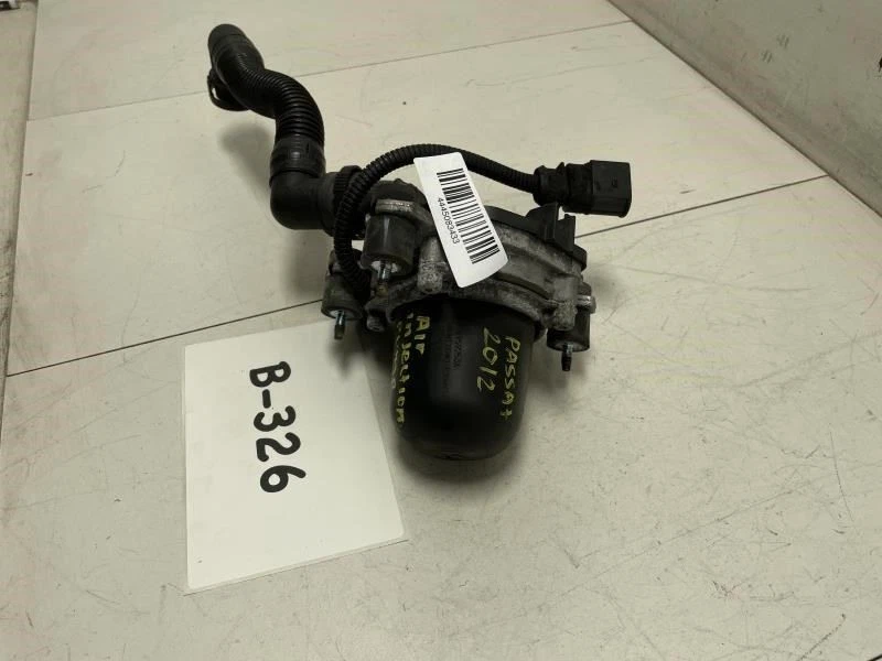 Volkswagen Passat SE 2012 bomba de inyección de aire secundaria OEM+ Foto 3 de 4