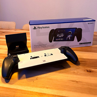 Sony PlayStation Portal Handheld-System Schwarz für PS5, USB, Standfuß