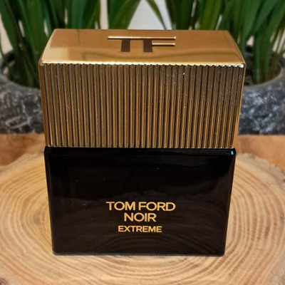Tom Ford Noir Extreme Eau de Parfum Spray 50 ml Normale Größe A2Y