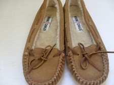 Minnetonka Cally Suede Moccasin Slippers - Women's 6 - Tan/Cinnamon - Fur Lined