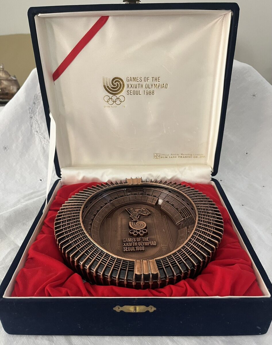 1988 Seoul Olympic Games Commemorative Bronze Ashtray 1988 Seoul Olympic Games Commemorative Bronze Ashtray