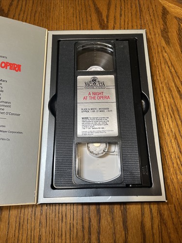 A Night At The Opera The Marx Brothers~MGM/UA Big Box Lot A Day At The Races - Picture 10 of 12