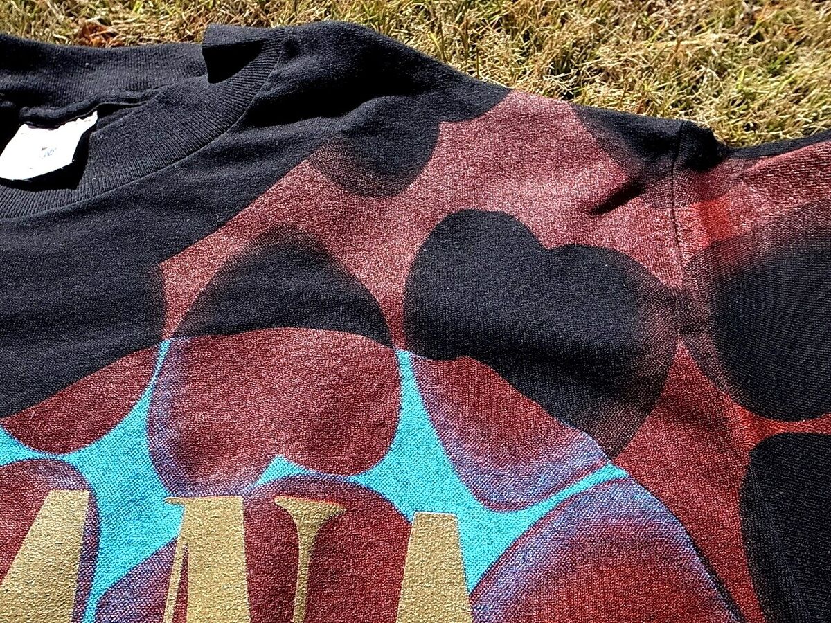 Authentic Vintage NIRVANA Heart Shaped box T shirt 90's Authentic Vintage NIRVANA Heart Shaped box T shirt 90's