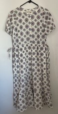 ann taylor loft dress Tiered white W/ Blue Raised Floral Details Size 0 MIDI