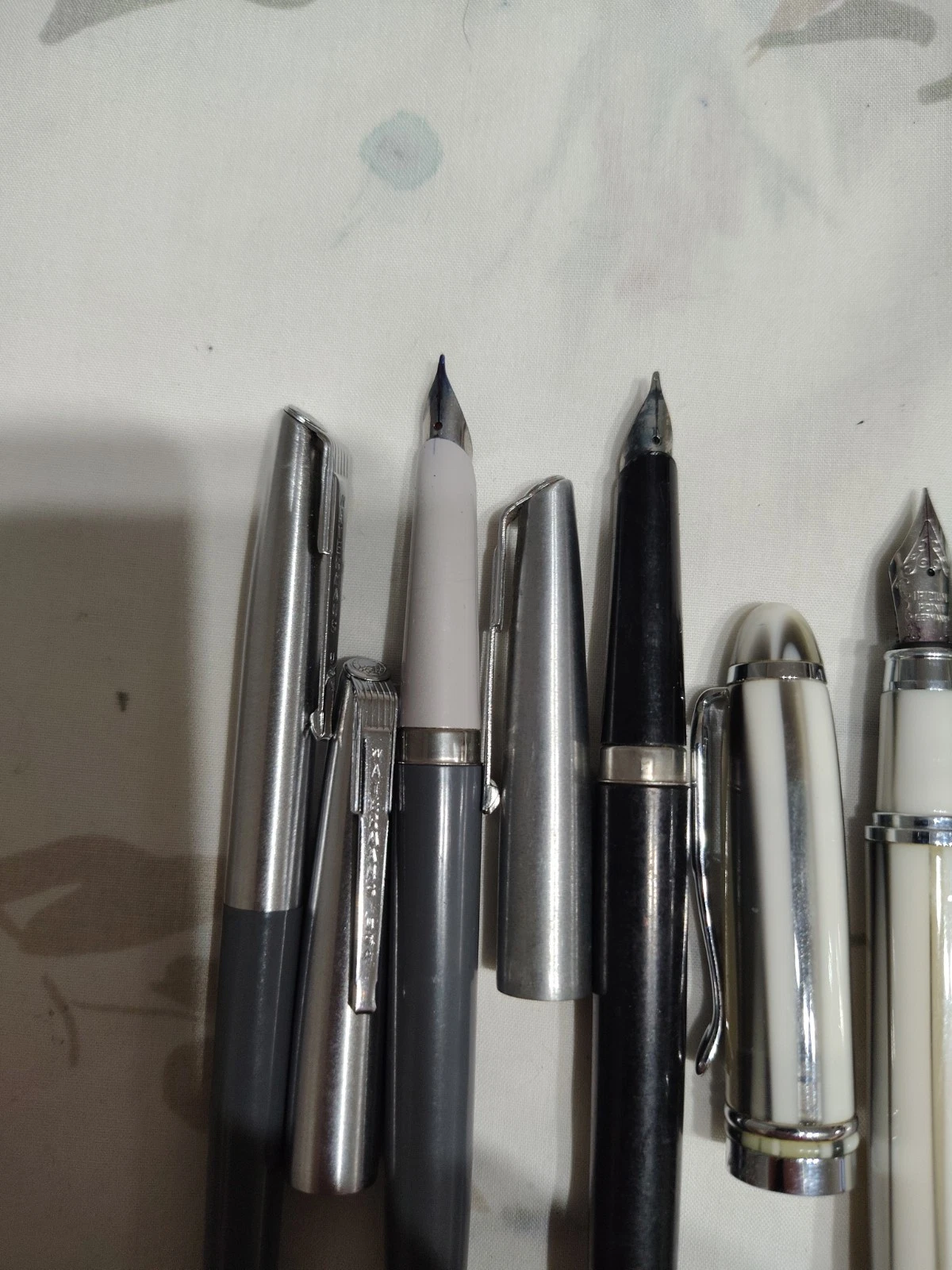 LOT OF 53 DIFFERENT FOUNTAIN PENS MOSTLY MADE IN USA - product detail image 15
