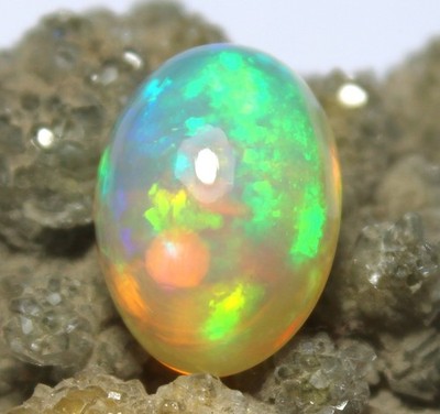 4,2 Ct Natürlicher Ethiopian Opal Galaxy Multi Fire Oval Lose Edelstein IGIT
