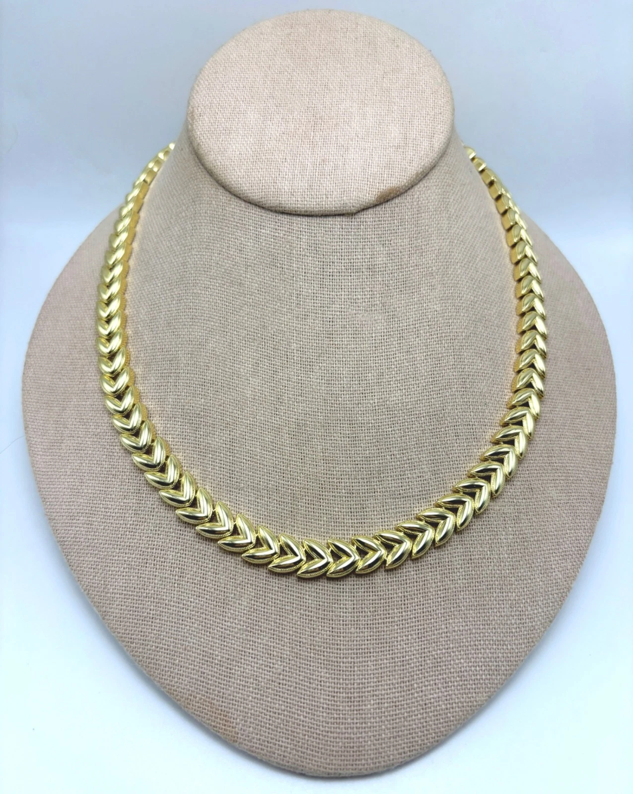 BELLEZZA 18" Goldtone Bronze Cast Link Line Necklace - Leaf - NWT - product detail image 1