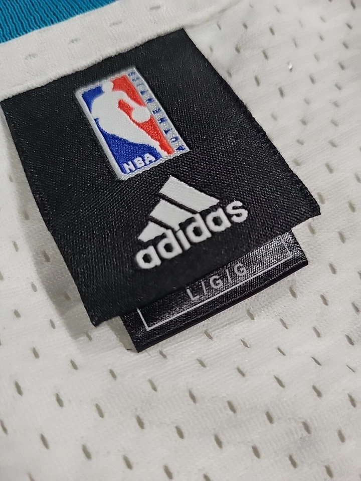 Vintage Adidas New Orleans Hornets sewn  Jersey Size Adult Large - Image 4 of 4