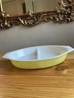 Vtg Pyrex Yellow/lime 1 1/2 Qt Quart Oval Divided Casserole Split Dish No Lid!