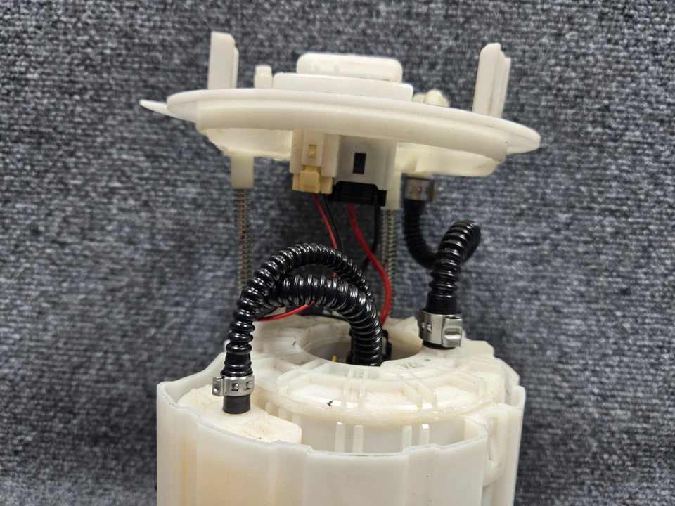 2014-2018 MERCEDES CLA250 2,0 Л ТОПЛИВНЫЙ БАК НАСОС ОТПРАВКА БЛОК 100K OEM - Изображение 2 из 4