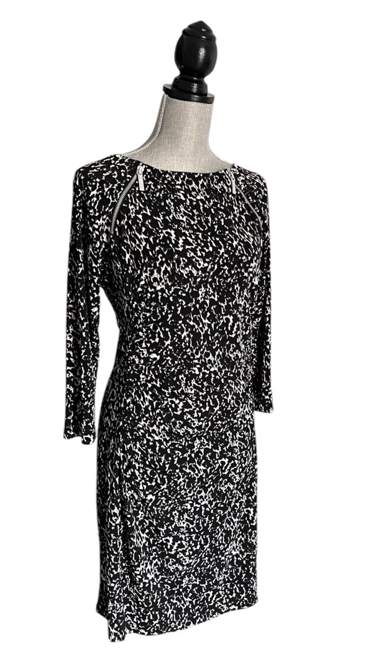 Michael Kors紧身黑白前荷叶边女式连衣裙,中号长袖 — 第 2/4 张图片