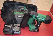 Metabo HPT NT1850DFTM 18V Compact 18 ga. Cordless Brad Nailer Kit (3Ah)*USED*