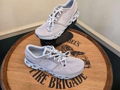 On Cloud X Womens Size 11.0 Athletic Running & Walking Shoe