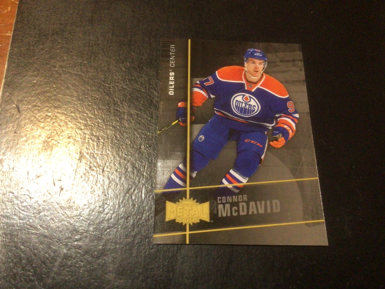 2015-16 Fleer Showcase Metal Universe # MU-1 Connor McDavid .Great Condition.