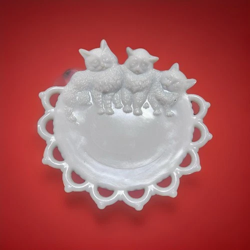 Vintage Westmoreland Milk Glass "Trio of Kittens" plate