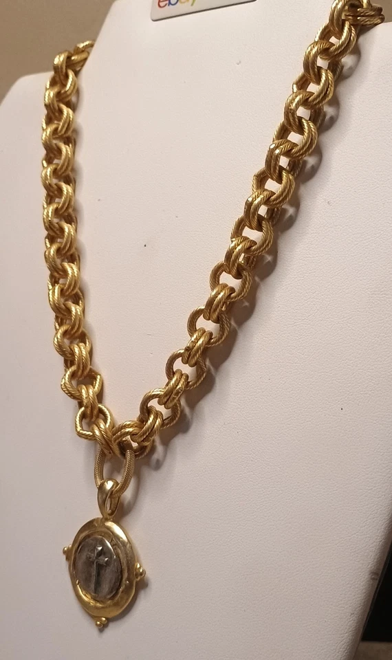 Collar Medallón Cruz Cadena Cuerda Placa Oro SS Firmado Susan Shaw Religioso JC Foto 2 de 4