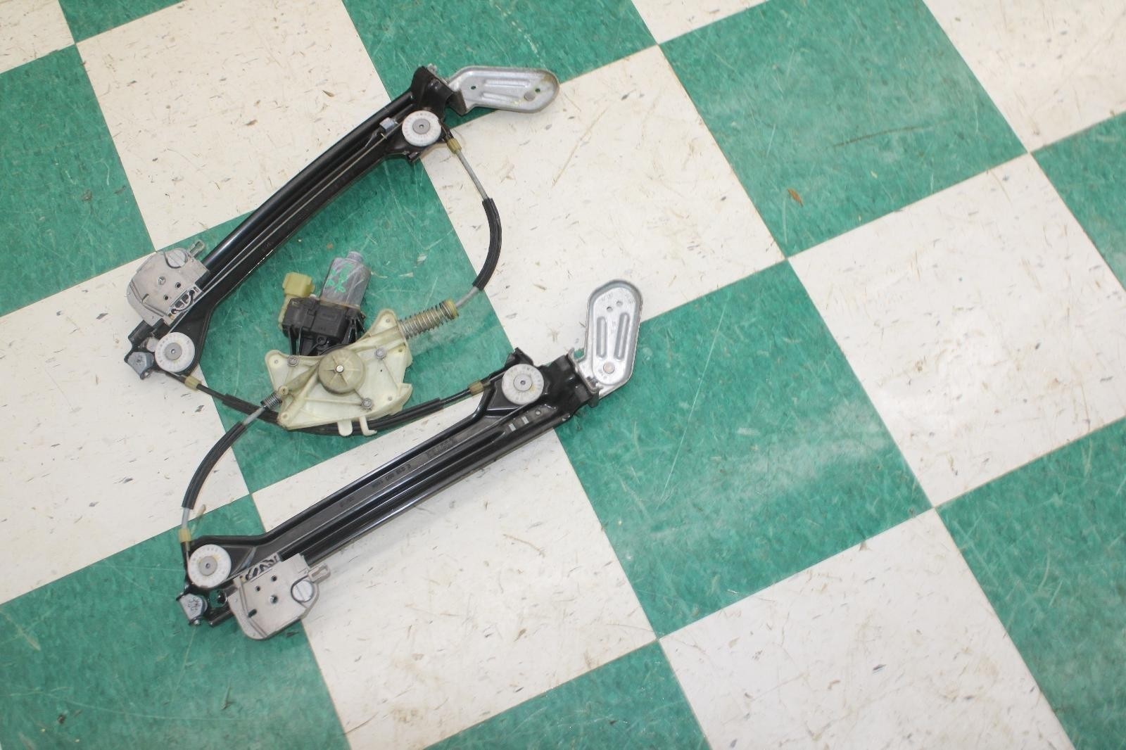 Maserati Ghibli 2014-2017 Rear Right Window regulator
