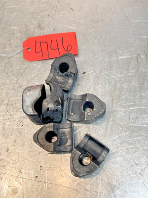 John Deere 531 CI Engine Rocker Arm Hold Down Clamps R35023R