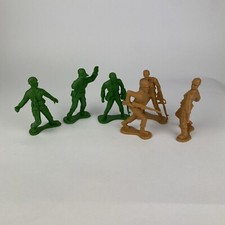 Greenbrier International 4" Plastic Army Men Toy Soldiers Green  Tan Lot Of 6